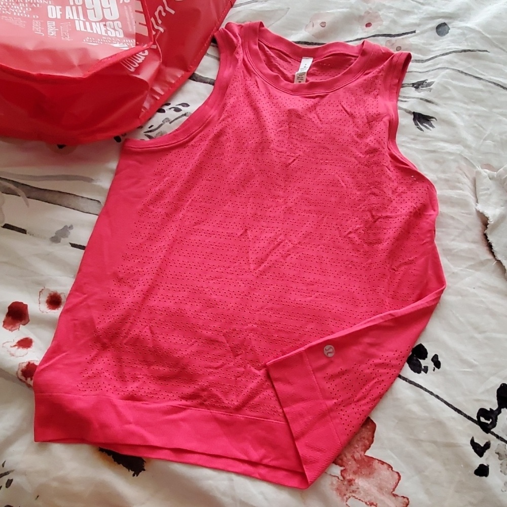 NWT Womens Lululemon Tank